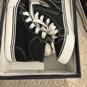 Tommy Bahama Kids Black & White Sneaker
